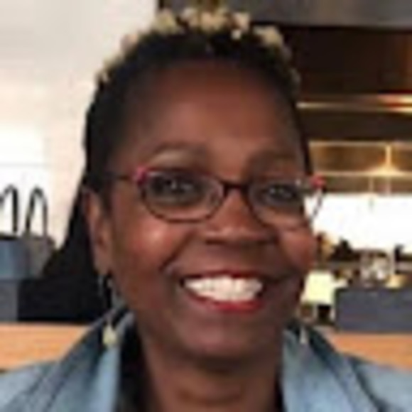 Meet your Posher, Pauline - Picture 1 of 1